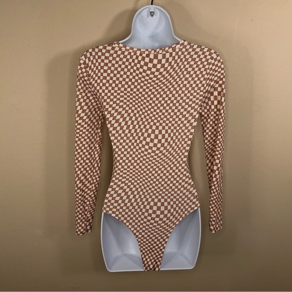 XS Y2K RUE21 CHECKERED BEIGE WHITE BODYSUIT LONG SLEEVE STRETCH - Picture 7 of 13